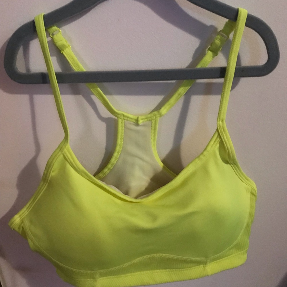 New Balance Sports bra size M